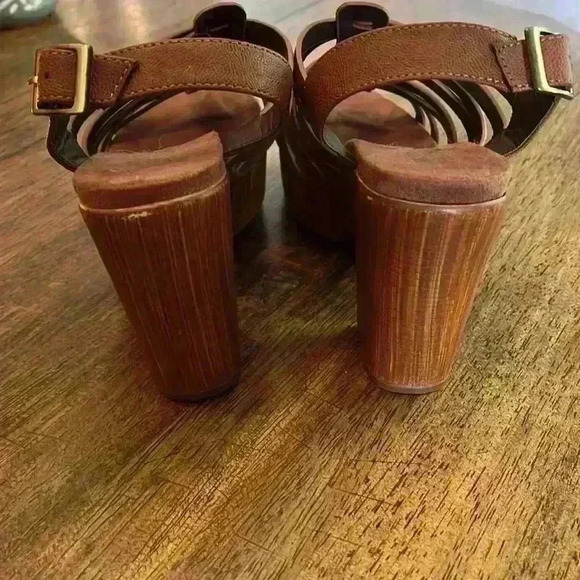 White Mountain Alliance Burnished Dark Tan Strap Stacked Heel Slingback Size 7 - Picture 4 of 13